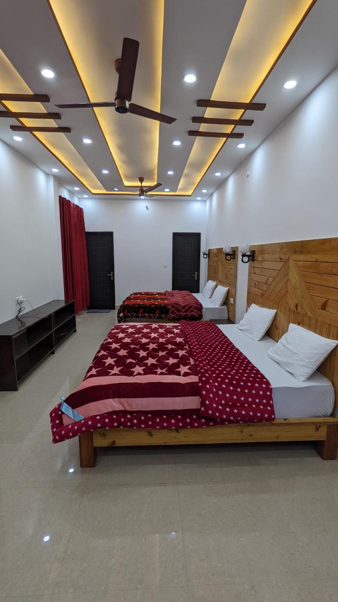 Hotel Himalayan Foxhole Chakrata Room photo